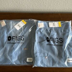 Brand new in package Figs Scub Set